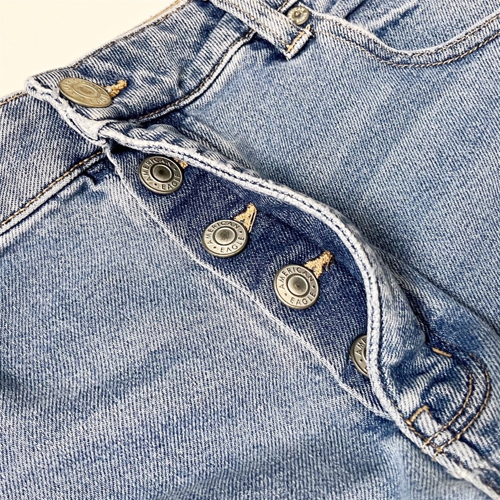 American Eagle Tomgirl Jeans 18 stretch light wash relaxed fit high rise waist - Picture 6 of 14